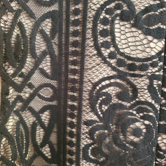 Black lace romper - Picture 3 of 13